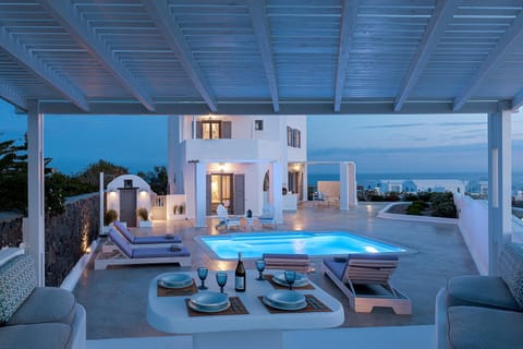 Property building, Summer, Swimming pool, Swimming pool, Dinner, Dinner, Sunset, sunbed