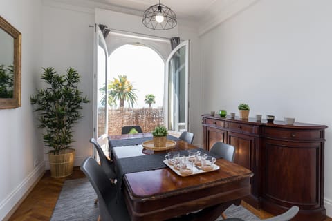 Decorative detail, Dining area