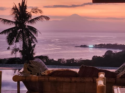 Day, Natural landscape, View (from property/room), Balcony/Terrace, Seating area, Mountain view, Mountain view, Sea view, Swimming pool, Sunrise, Sunset