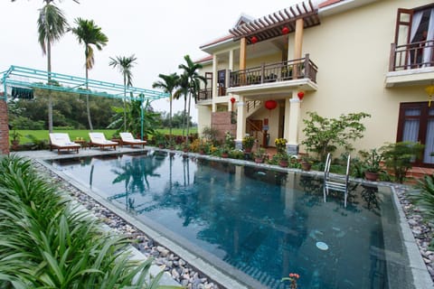 Property building, Day, Garden, Garden view, Pool view, Pool view, Swimming pool, sunbed