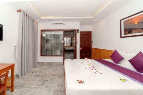 Bed, TV and multimedia, Photo of the whole room, Bedroom, air conditioner