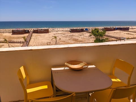 Seasun Vacation Rentals - BEACH Condo in Monte Gordo