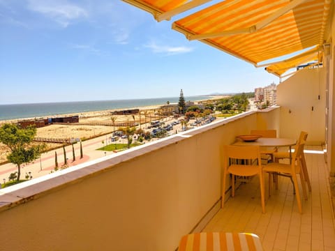 Seasun Vacation Rentals - BEACH Condo in Monte Gordo