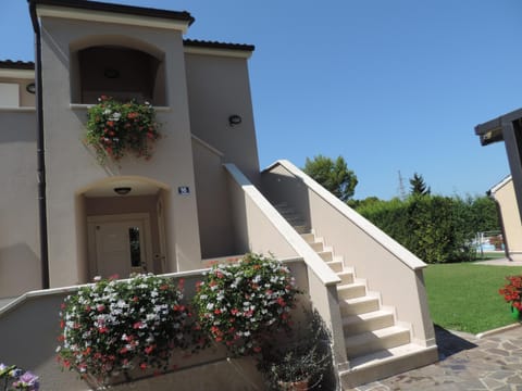 Facade/entrance, Natural landscape