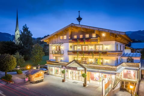 Facade/entrance, Night, Summer