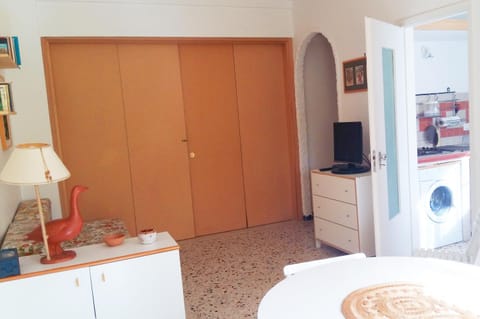 Communal lounge/ TV room, Kitchen or kitchenette, Living room, Seating area, Dining area