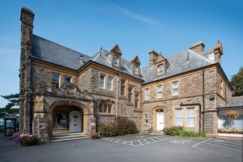 Property building, Facade/entrance