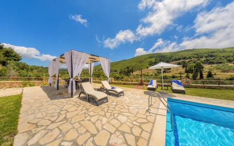 Garden, Mountain view, Swimming pool