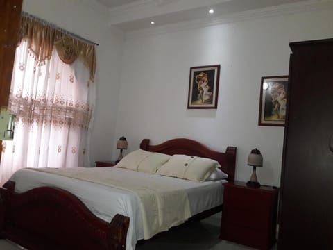 Bed, Bedroom, Area and facilities