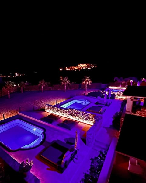 Bird's eye view, Pool view