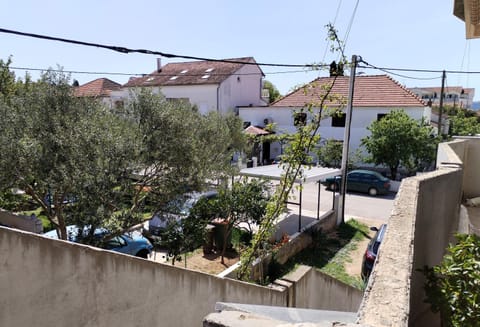 Neighbourhood, Street view, Parking