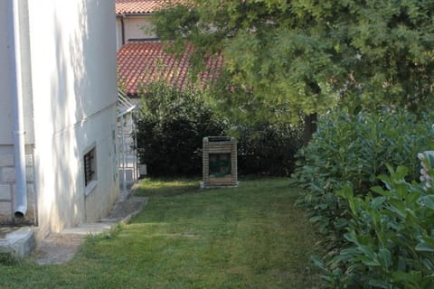 Location, children, Family