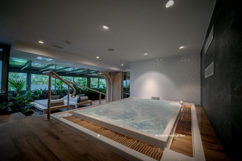 Hot Tub, Spa and wellness centre/facilities