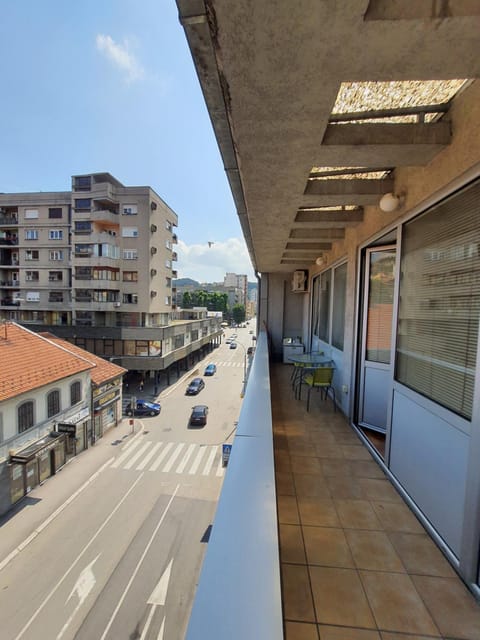 Property building, Day, Neighbourhood, View (from property/room), Balcony/Terrace, Street view, Parking