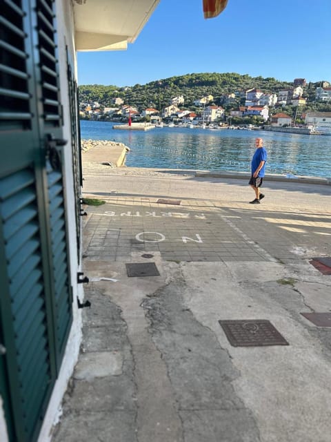 Day, Natural landscape, Sea view, Street view