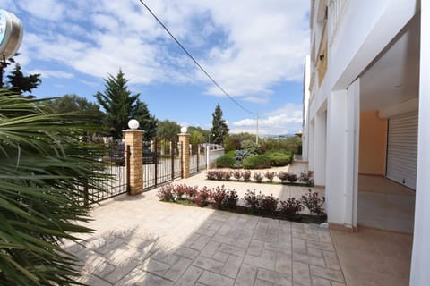 Eleonas Apartments Condo in Halkidiki
