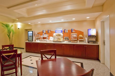 Holiday Inn Express Hotel & Suites Los Angeles Airport Hawthorne, an IHG Hotel Hotel in Hawthorne