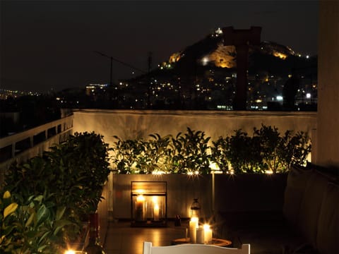 Balcony/Terrace, Decorative detail, City view, Landmark view