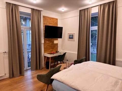 TV and multimedia, Photo of the whole room