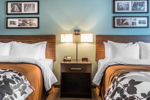 Sleep Inn & Suites Cumberland Hotel in Cumberland