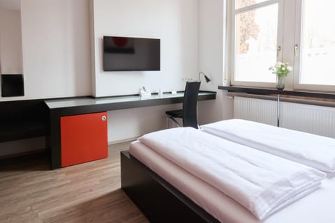 Photo of the whole room, Seating area