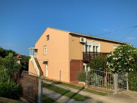 Property building, Facade/entrance, Day, Summer