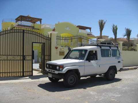 Property building, Facade/entrance