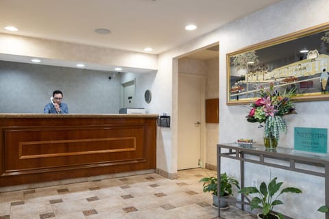 Atherton Park Inn and Suites Hotel in Atherton
