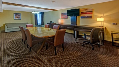 Clarion Hotel & Suites Conference Center Memphis Airport Hotel in Memphis