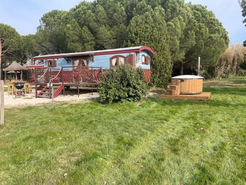 Property building, Natural landscape, Hot Tub, Hot Tub, Garden view, Open Air Bath