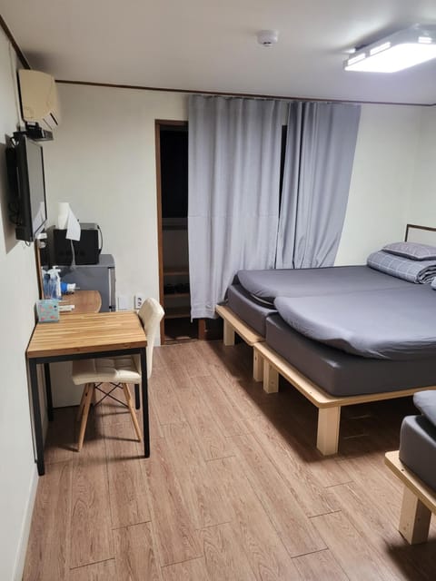 Able Guesthouse Hongdae 2 Bed and Breakfast in Seoul