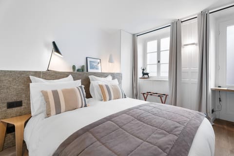 View (from property/room), Photo of the whole room, Decorative detail, Bedroom