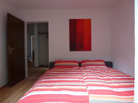 Bed, Photo of the whole room, Decorative detail