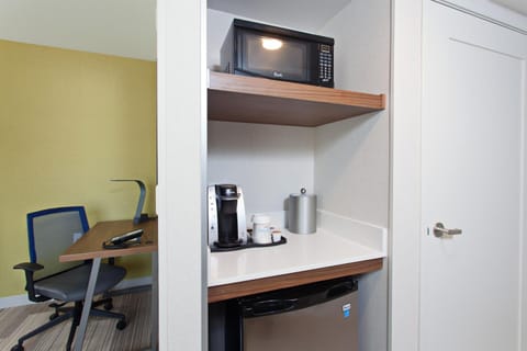 Coffee/tea facilities, Kitchen or kitchenette