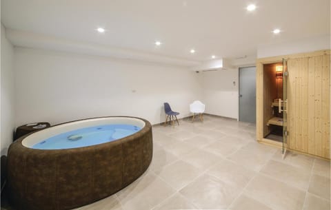 7 Bedroom Beautiful Home In Saldun Casa in Trogir