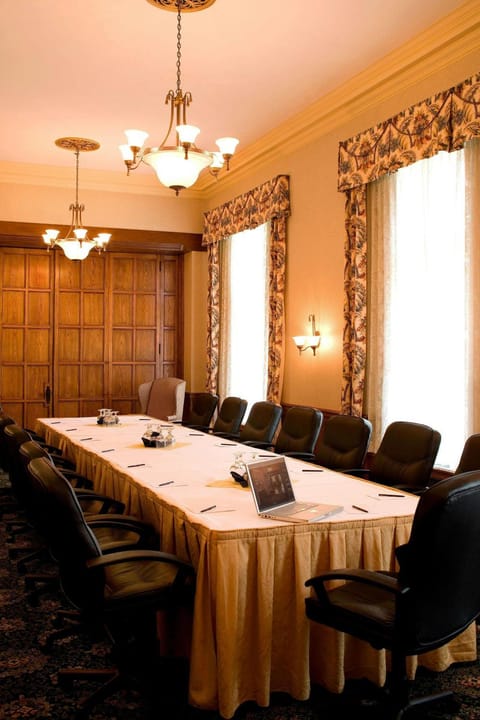 Meeting/conference room