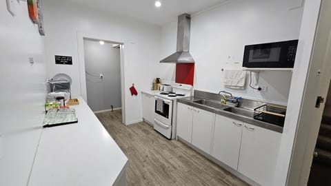 Kitchen or kitchenette, Communal kitchen, kitchen