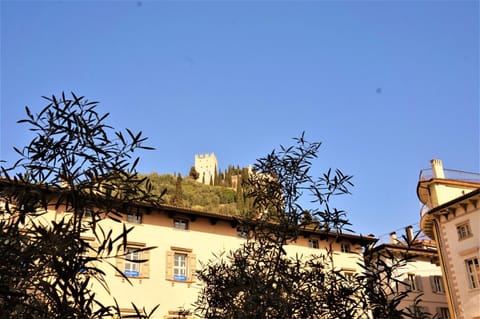 Nearby landmark, Natural landscape