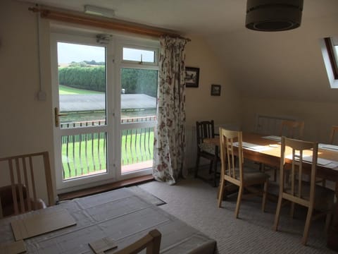 Day, Dining area