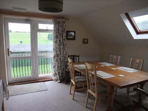 Day, Dining area