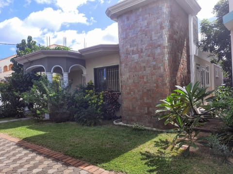 Cardamon Villa is a 2 bedroom with 1 bathroom and seperate toilet detached house with AC and swimming pool , 5 minutes walk from Flic en Flac public beach Villa in Flic en Flac