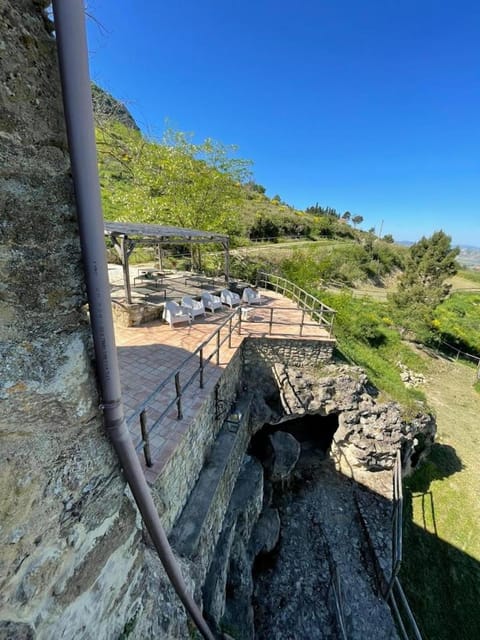 La Casa Sulla roccia House in Sicily