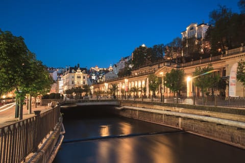 Nearby landmark, Night, Neighbourhood, River view