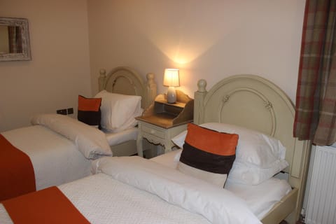 Bed, Photo of the whole room, Decorative detail