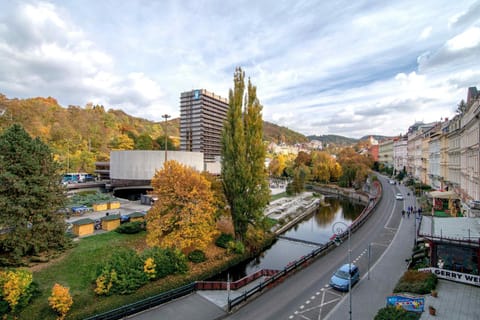 City view, River view