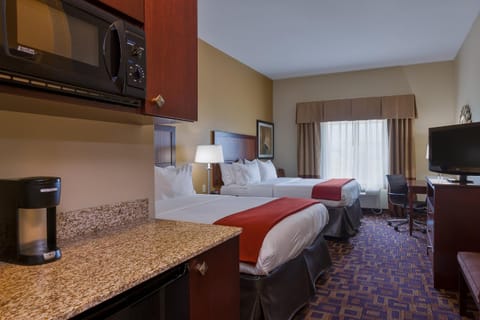 Holiday Inn Express Hotel & Suites Salina, an IHG Hotel Hotel in Salina