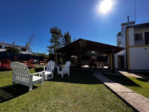 Property building, Patio, Spring, Day, Garden, Garden view