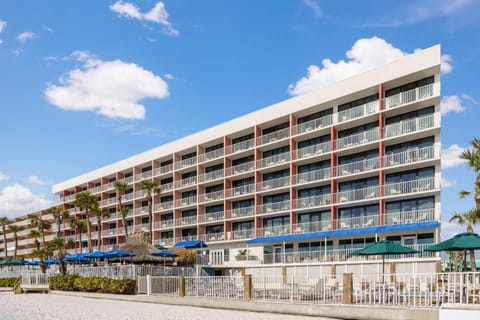 DoubleTree Beach Resort by Hilton Tampa Bay – North Redington Beach Resort in North Redington Beach