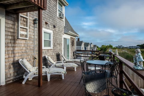 A Cape Cod Ocean Manor Inn Bed and Breakfast in Hyannis