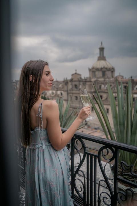 Restaurant/places to eat, Balcony/Terrace